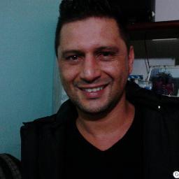 alegre extrovertido amigo