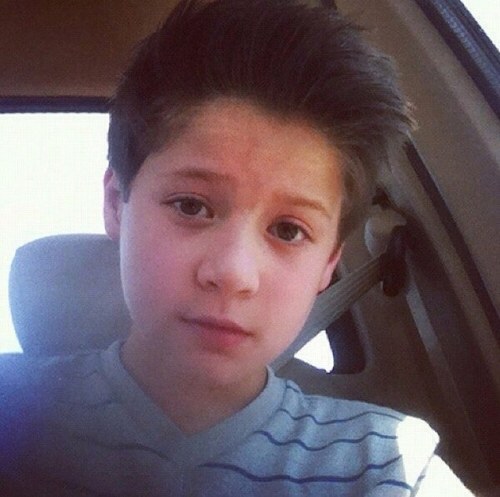 ItsFlynnJones's profile picture. Flynn Jones here. Not much to say other then I'm plain out adorable and clever. [Roleplay]