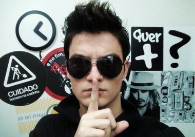 #FF Twitter oficial do http://t.co/bMhJauom6W Notícias, vídeos e mais sobre @felipeneto Fan Page: http://t.co/XP12T13emM