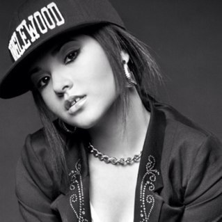 OurBeckyG's profile picture. You are beautiful unless you hate Becky