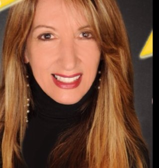 * Full-time Real Estate Agent, expert in Miami & Weston * Agente de Bienes Raíces en Miami & Weston * English & Spanish. 305-300-5377