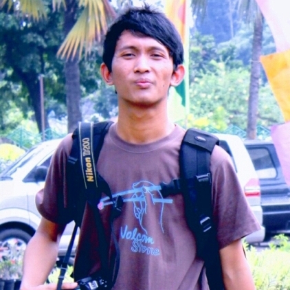 | 24 ; @nurulwhey husband |
| Engineer |
| π ; 3,14 and 22/7 Enthusiasts |
| Culés |
|Photography|
|KaskusAddict|