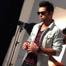 i love virat kohli!! ur my rockstar buddy!! muuaawwhhhh!!