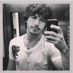 FC destinado ao @gustavo_cardim Baixista da Banda @MashOficial ! Dona : @JuuhCardim , Since : 02 - 11 - 10 .