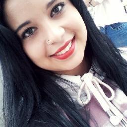 Aquariana, 15 anos, bipolar, orgulhosa, mtt ciumenta, possessiva, chata, irônica, dramatica, desligada && amo mtttmttt a @AmyLeeEV ! *-*
