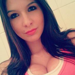 carollmarqes's profile picture. Posso ser a cura ou veneno , depende da dose que você merecer .