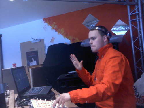 spiele und musik aus leidenschaft willst du etwas wissen dann lass es mich wissen 
games and music out of passion do you want to know something then let me know