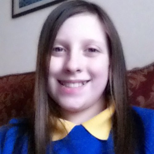 If your reading this you mays well hit the follow button and follow me i follow back i am a swimmer xx oh and i have a small addiction to twitterxx