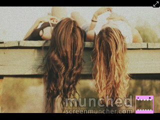hii im sara i live in Spain