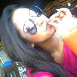...:::♥♥ m a simple girl ♥♥:::...   Love    #ALLAH ♥...!! ツツ
