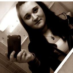 15 éves vagyok..kövesstetek ;)
Follow me and i follow you back!!