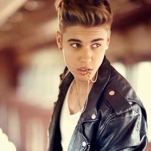 Followed by @CorbinBleu =D
followed by @IslandRecords ;D
I speak English, French, German, Portugues!
JE T'AIME @Justinbieber !!!