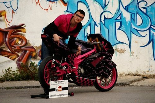 Amante de las motos y el tuning. Ciclista a ratos. Madridista hasta la muerte. Novio y futuro marido de @MariaMunoz94. #Siempre21