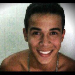 1ºex BBB 2ºmodelo 3ºator 4ºcolirio 5ºmentiroso .  Sigam no Facebook:https://t.co/ob42WgEJlp insta:http://t.co/Yc5IJWrYYZ