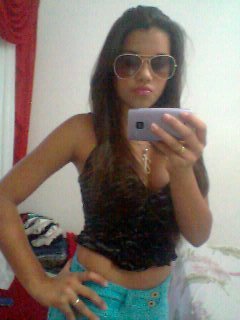 Jhenny Martins 
NAMORANDO
facebook :https://t.co/mf4bTc45cH
Ask :http://t.co/8tG8elyanH