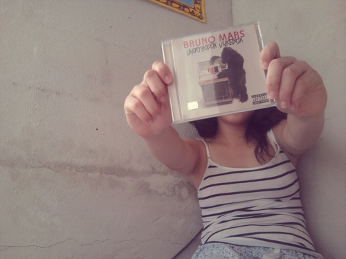 #PRAYFORBERNIE♡ @Brunomars you are so fucking perfect madafakar