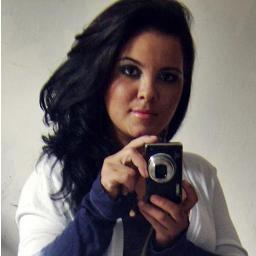 Sou a Priscila q cada um merece...
Louuca, fanaatiica por Jorge & Mateus..
As vezes de bem com a vida... 
As vezes de mal com o mundo...
E poor ae vaiii.xD