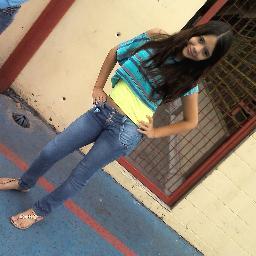 ❤❤❤
☼*´*☼
((♥‿♥))
.../█\...
.._I I_♥