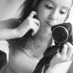 ㅤ
  ㅤㅤㅤㅤㅤSorria, mesmo que isso te custe uma lágrima.
ㅤㅤㅤ