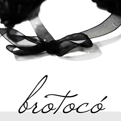 Sensaciones creadas a mano, collares únicos el Arte en collares.