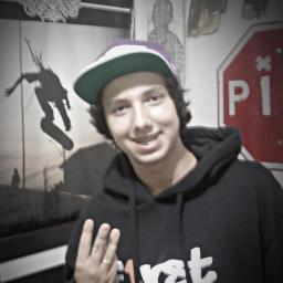 Pois eu sou o senhor o Seu Deus que o segura pela  Mão direita e lhe diz: Não tema eu o ajudarei , 17 anos