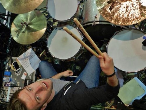 I love. I drum. Can't wait for summer. Don't mind winter. My wife rocks. I dabble.