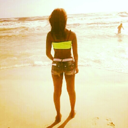 Joi De Vivre. You gotta stay down if yu want to live it up. Instagram: arashaunababy.