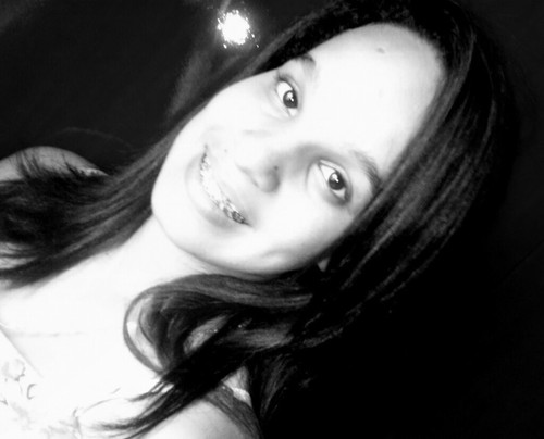 Saudade é um sentimento que não cabe no coração , escorre pelos olhos. Bob Marley