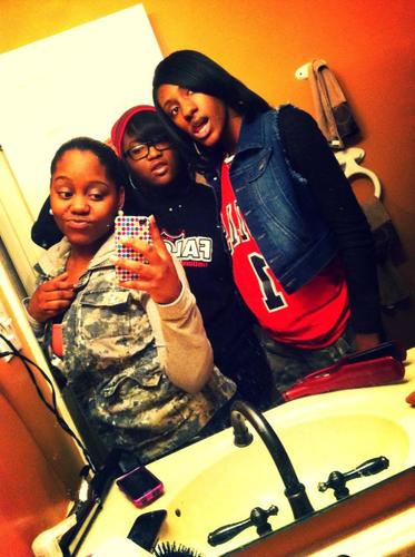 ~TEAMGOONSQUAD.! HEART BEEN TAKEN SINCE 12/01/11 ENOUGH SAID JUST FOLLOW ME.!!!