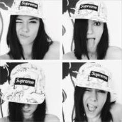 Grande fan de @mellealizee❤❤❤
J'aime aussi la chanteuse @JeniferOfficiel❤❤❤
#TeamAlizée toute ma vie et la #TeamJen je les adores❤❤❤