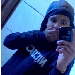 eu sinto ciumes por que tenho medo de perder vc neh idiota sz *--*
