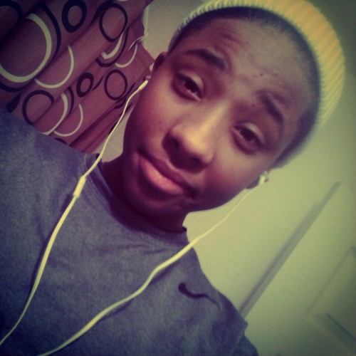 Hi Im Shalise and i love fat asses ohh and OVOXO STAY HIGH NEVER SOBER BITCH and i sever hobos