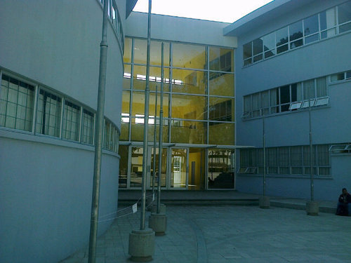 Centro de Aprendizaje de Idiomas impartiendo cursos de diferentes idiomas.