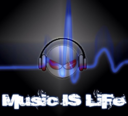 Tweeting deep lyrics you can relate to daily. I take submissions. I'm always available, Tweet/DM me and I'll reply! I follow back. Also follow @HeavyLyrics_!