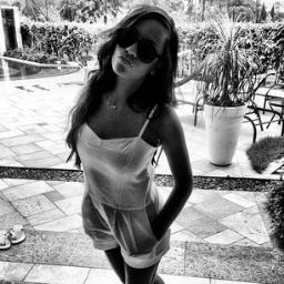 Se o amor é verdadeiro , a distancia é so um teste . TE AMO RAFAELLA G.  @rafaellabeckran