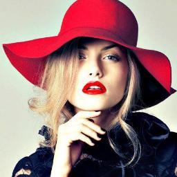 Residence inspired by fashion and art.
http://t.co/ZNytdXlfsM 

Tweeting about fashion and style