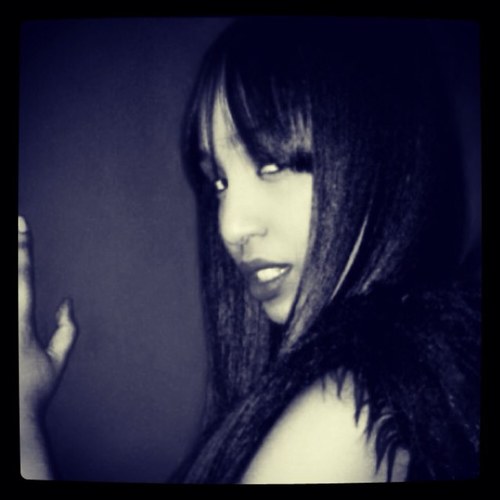 Latina Business Woman. Aspiring Socialite...looking to network, learn and help! Model, Actress, Event Planner, Translator, Manager, Friend