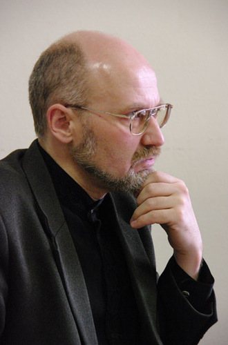 Прозаик, драматург, публицист, поэт. 
Член Союза журналистов России.