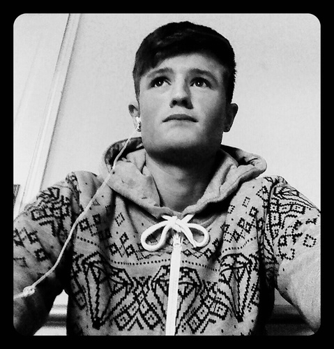 17 years old- instagram:joshhpreston-Follow me and I'll follow back