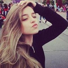 Sou Directioner. 16  aninhos . Tou solteira eba