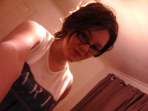 heeyyyy my nme is jade im 14 and i love ONE DRIECTION! if you follow me then i will follow ya back xxX3