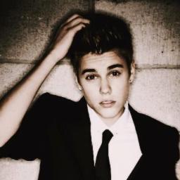 OMG JB CONCERT 31.3.13 #bestdayever Kingston followed 4.4.13