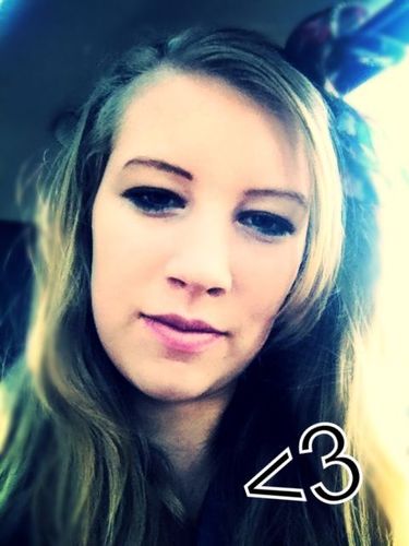 XxxMellie's profile picture. you are the one who knows the song i my heart and when i dont know the song you can sing in right back to my heart.. thats the reason why i love you so dam much