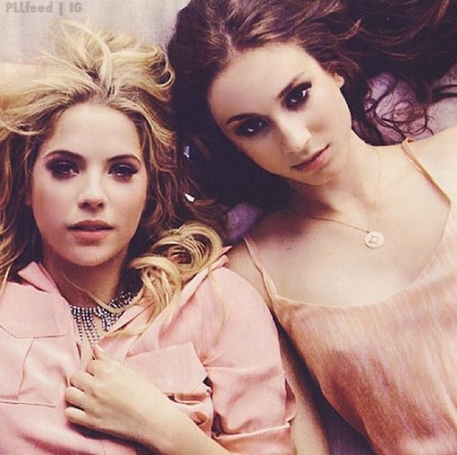 mrs_gl33's profile picture. Bios are so OvErRaTeD