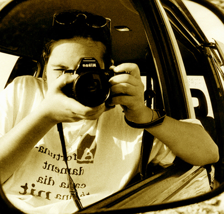 judesba's profile picture. Fotògrafa compulsiva, cinèfila empedreïda, dissenyadora aficionada, dibuixant, lectora, escriptora, teatrera, viquipedista, curiosa de mena, feminista. ♻️