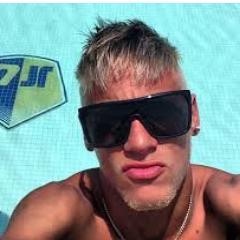 Senhor, afasta de mim tudo aquilo que me afasta de ti.  Donos: @Matheusglsantos @Lovee_CocaCola.
