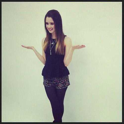 Hey, I'm Danielle Elizabeth Taylor. I'm a singer, 17 years old. I'm a crazy, fun and dorky girl. I'm from Australia and I love music more than anything♪