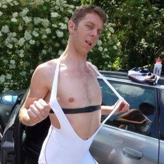 Like to a**fuck, kinky party's, drag queen clothes, dance, huge gumshots in the face!
