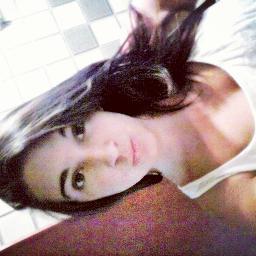 Ela é fria, ela é grossa, ela é chata, ela é desconfiada, ela já sofreu muito.