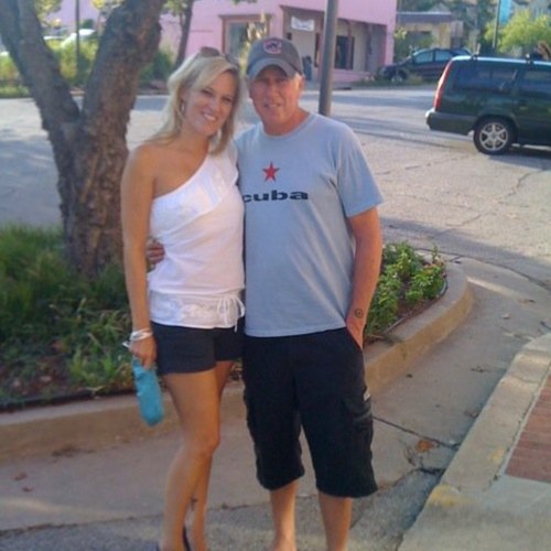 nikki_kw42's profile picture. Mom, wife, and VERY temporarily landlocked beach girl!